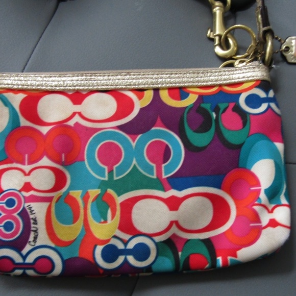 COACH POPPY - Multicolor Large Wristlet - Picture 3 of 8